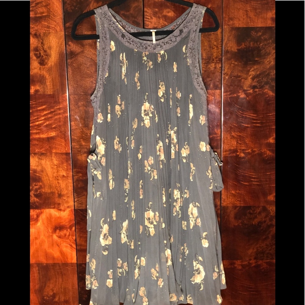 Free People gray pleated lace accent swing dress